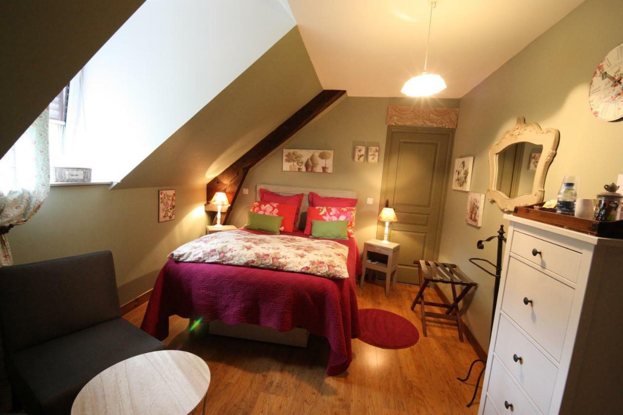 Moulin De La Beraudaie Bed & Breakfast Bohal Bagian luar foto